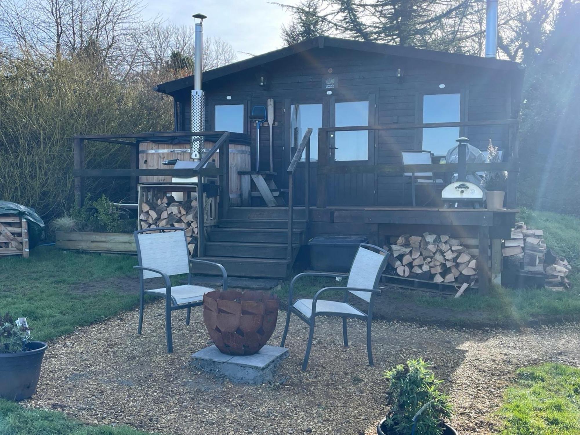 Cosy Cabin In Annie'S Meadow West Meon Esterno foto